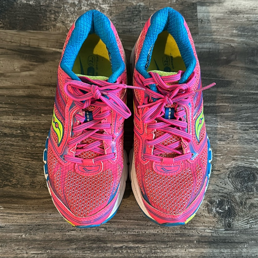 Saucony LIKE NEW Running Shoes - 5.5
